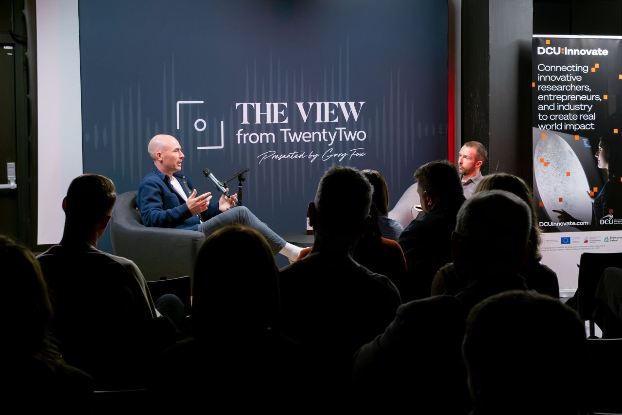 A full room listening in at Episode 01